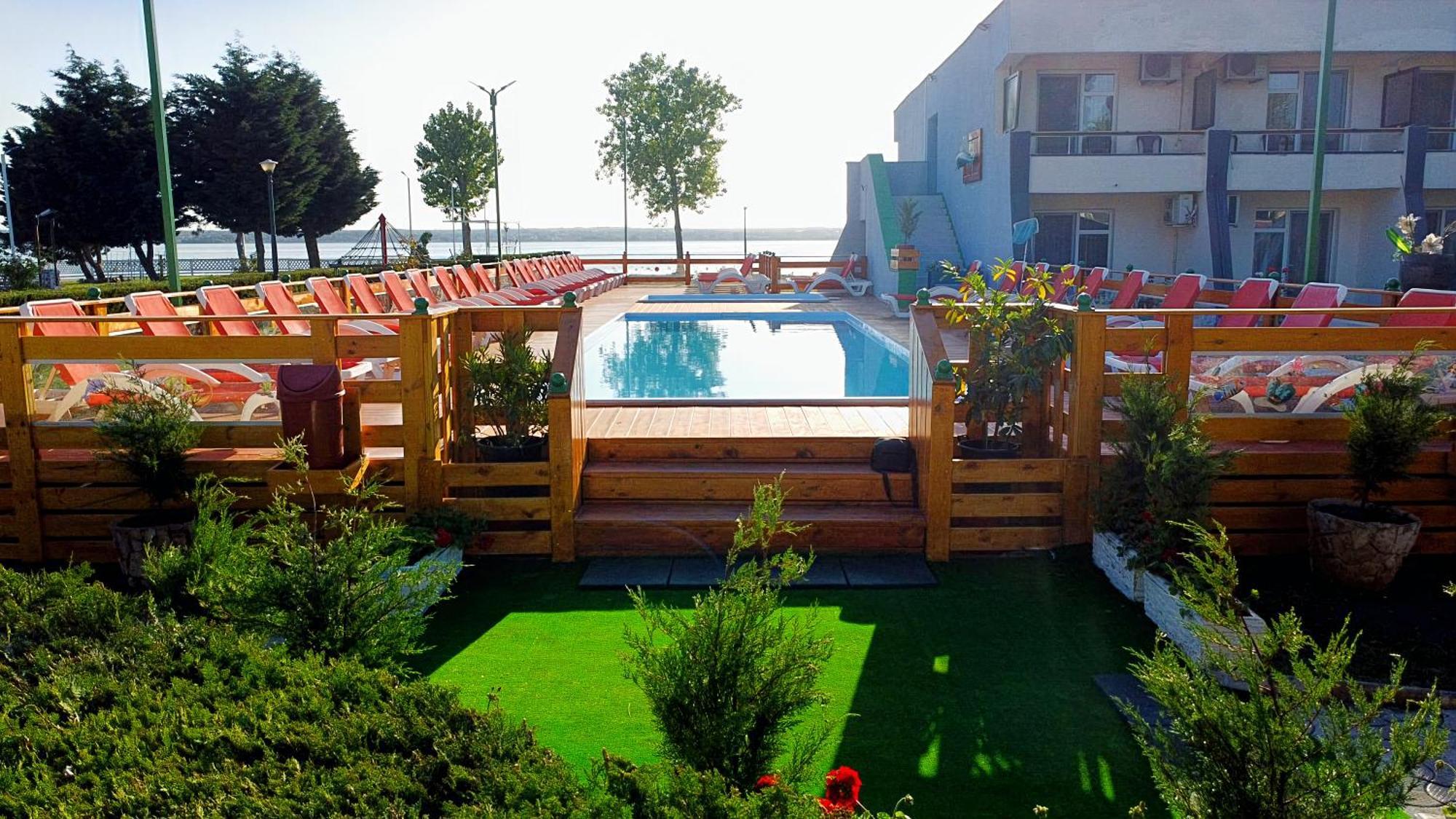 Voila Mamaia Hotel Exterior foto