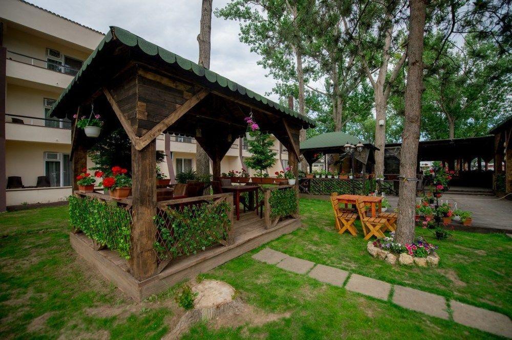Voila Mamaia Hotel Exterior foto